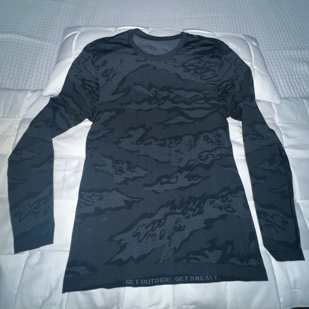 Lululemon Metal Vent Breathe Long Sleeve Navy
